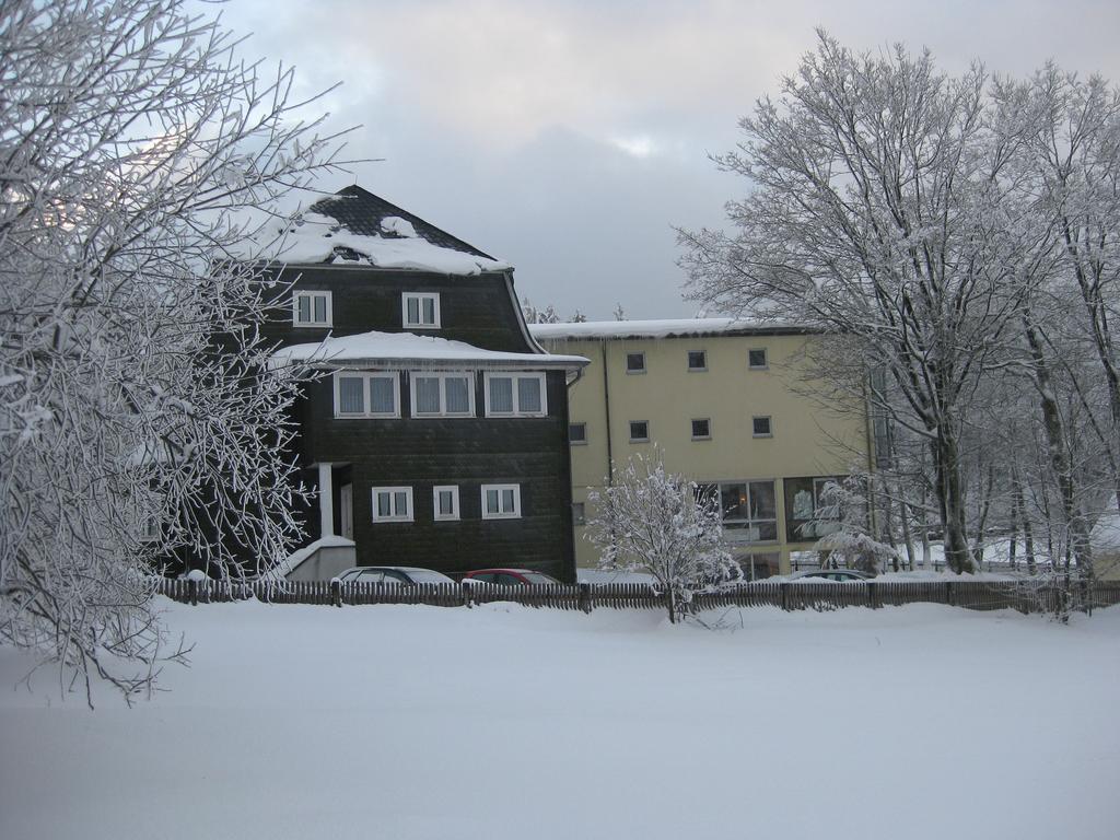 Hotel Haus Oberland Masserberg Exterior foto