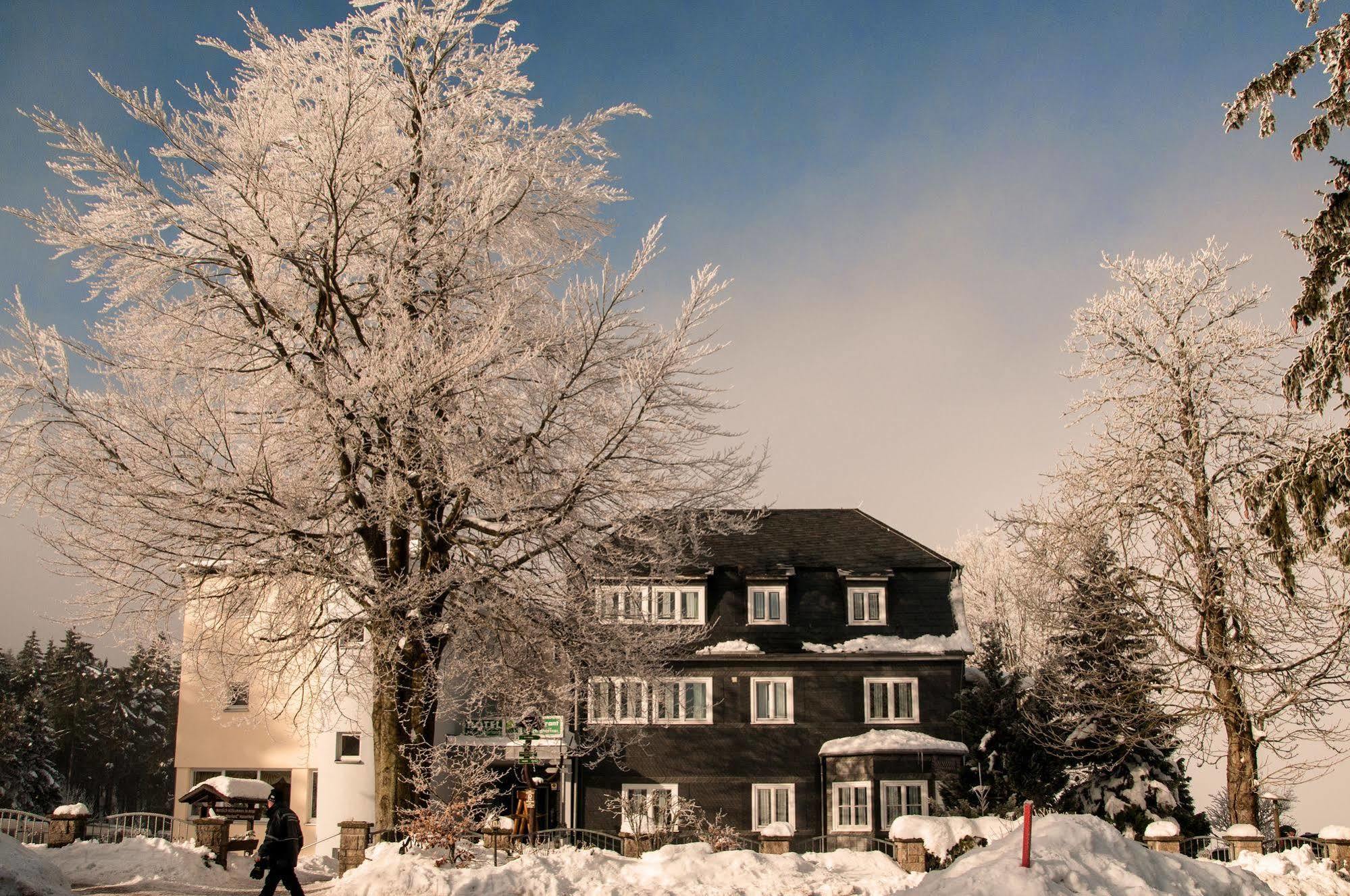 Hotel Haus Oberland Masserberg Exterior foto